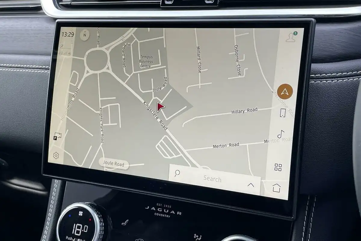 2024-jaguar-f-pace-20-d200-r-dynamic-hse-black-big-29