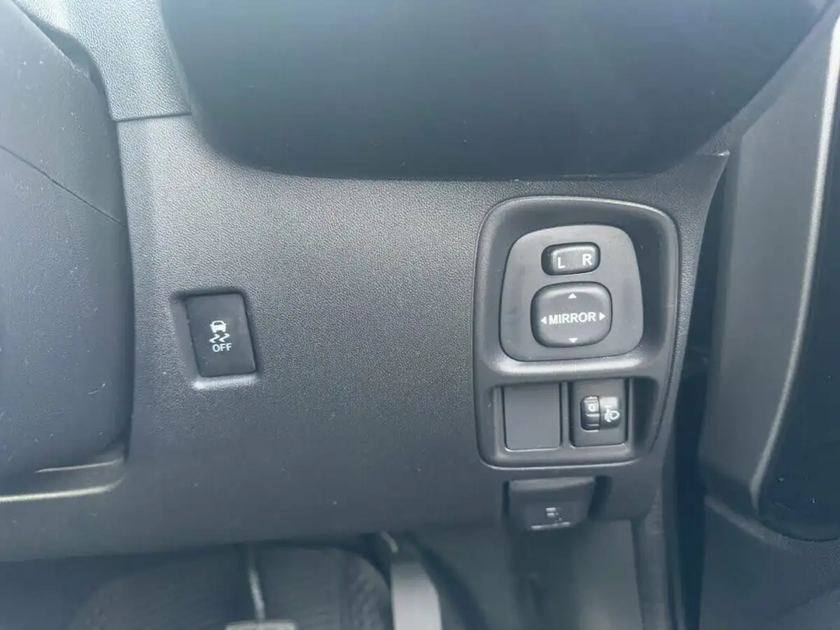 2015-toyota-aygo-10-vvt-i-x-clusiv-5d-x-shift-big-17
