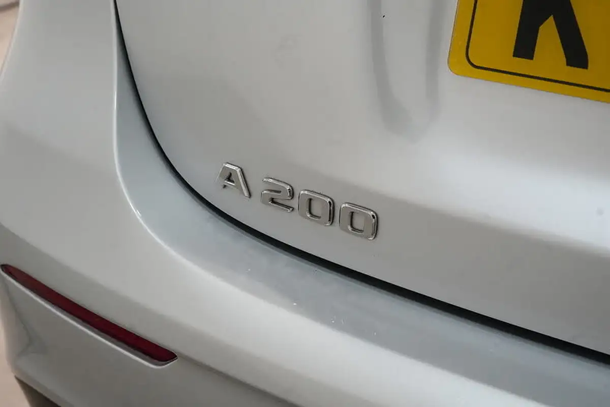 2023-mercedes-benz-a-class-13-a200-amg-line-executive-hatchback-5d-big-10