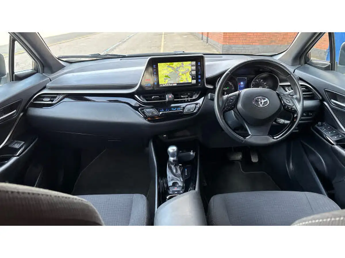 2018-toyota-c-hr-18-vvt-i-design-foc-sport-pack-big-4
