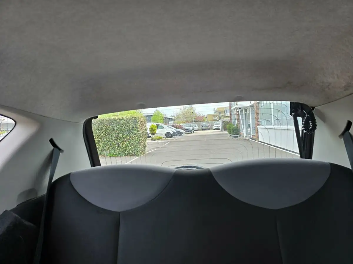 2009-citroen-c1-10-vt-3d-big-10