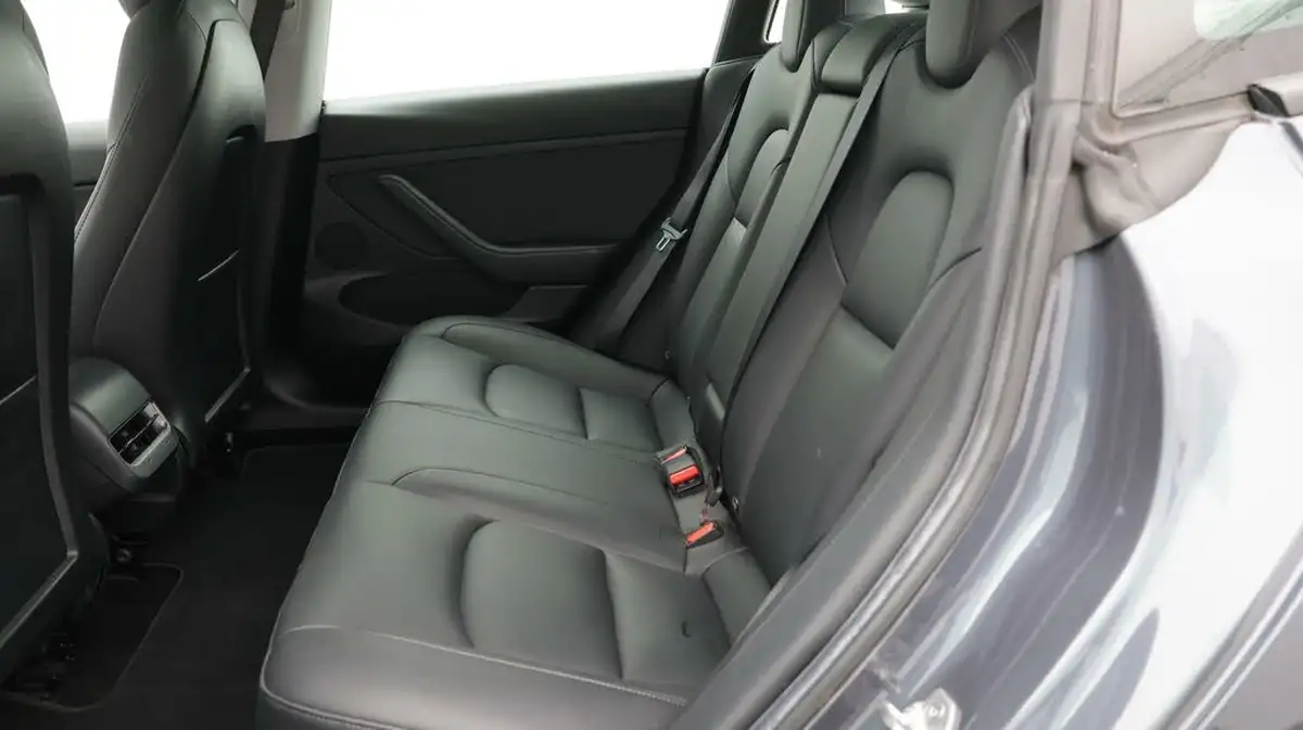 2021-tesla-model-3-e-long-range-awd-big-16