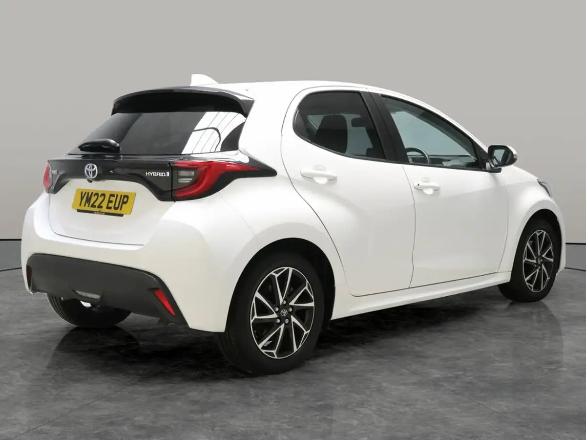 2022-toyota-yaris-15-vvt-i-design-big-9