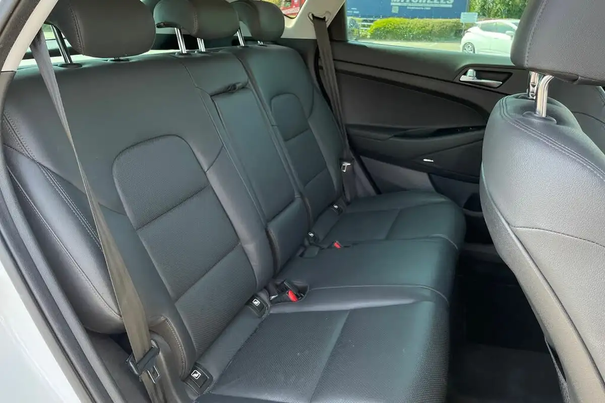 2019-hyundai-tucson-16crdi-premium-115ps-48-volt-hybrid-big-45