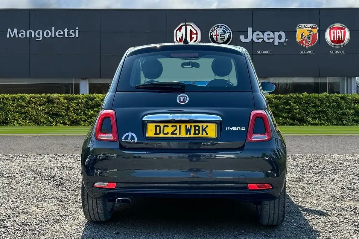 2021-fiat-500-10-lounge-big-3