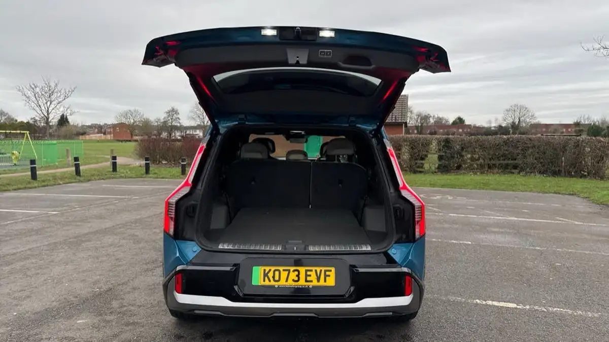 2024-kia-ev9-e-gt-line-s-7-big-7