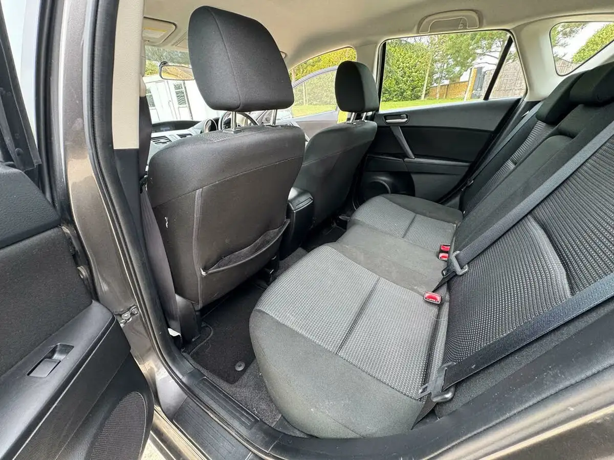 2013-mazda-mazda3-16-tamura-big-19