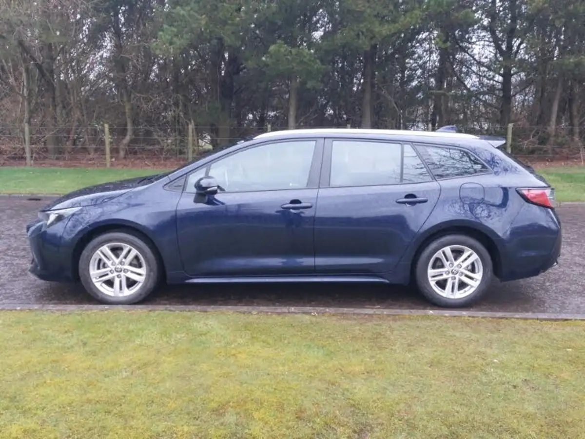 2022-toyota-corolla-18-vvt-i-icon-120bhp-spare-wheel-touring-sports-5d-big-3