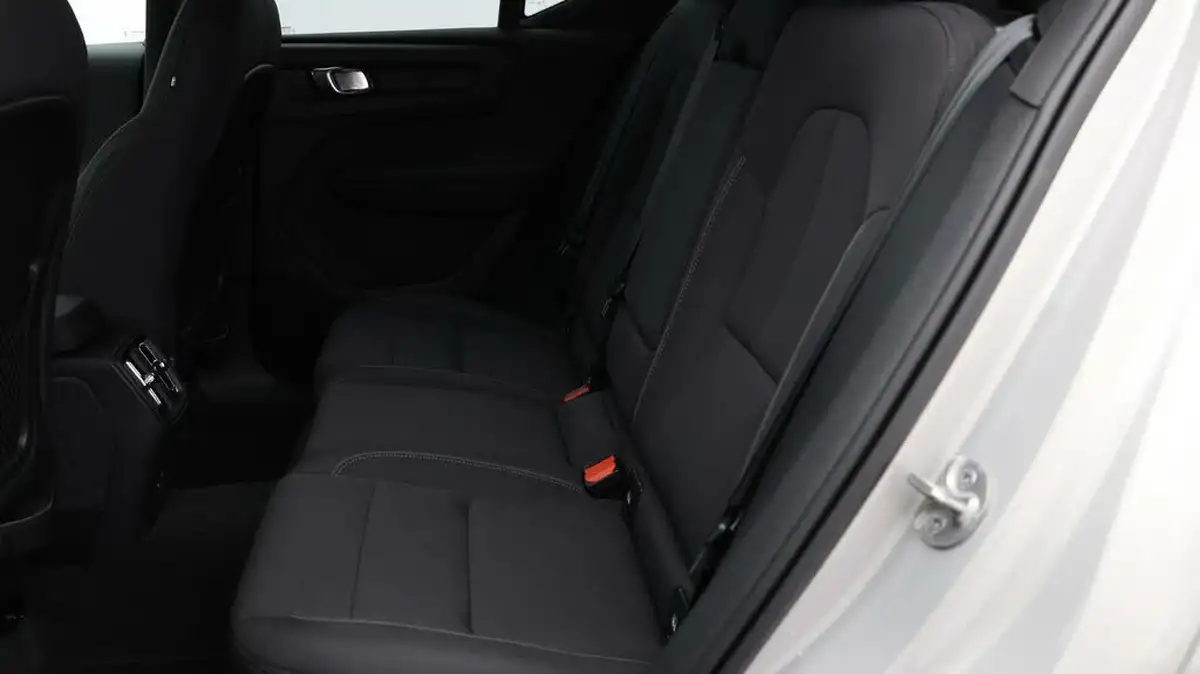 2023-volvo-xc40-e-twin-recharge-plus-big-15