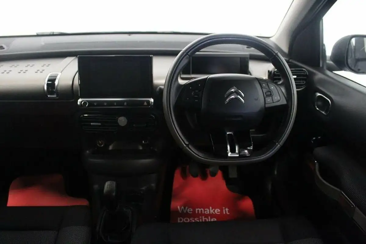 2016-citroen-c4-cactus-16bluehdi-flair-big-35