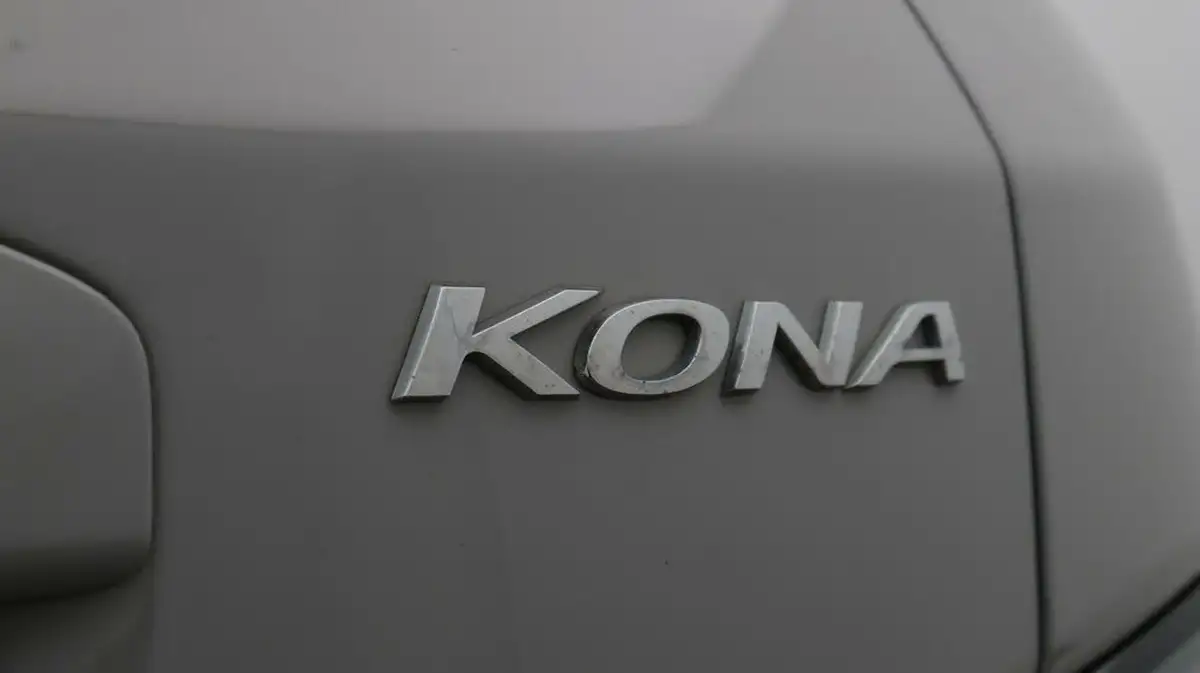 2022-hyundai-kona-e-premium-204ps-64kwh-7kw-obc-big-23
