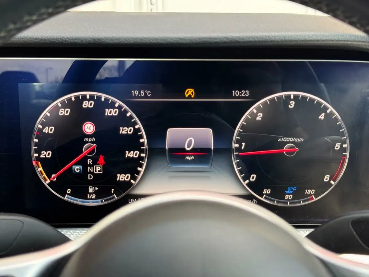 2019-mercedes-benz-e-class-20d-e220d-se-ss-saloon-4d-big-33