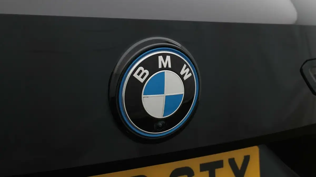 2022-bmw-ix-e-xdrive-40-m-sport-big-22