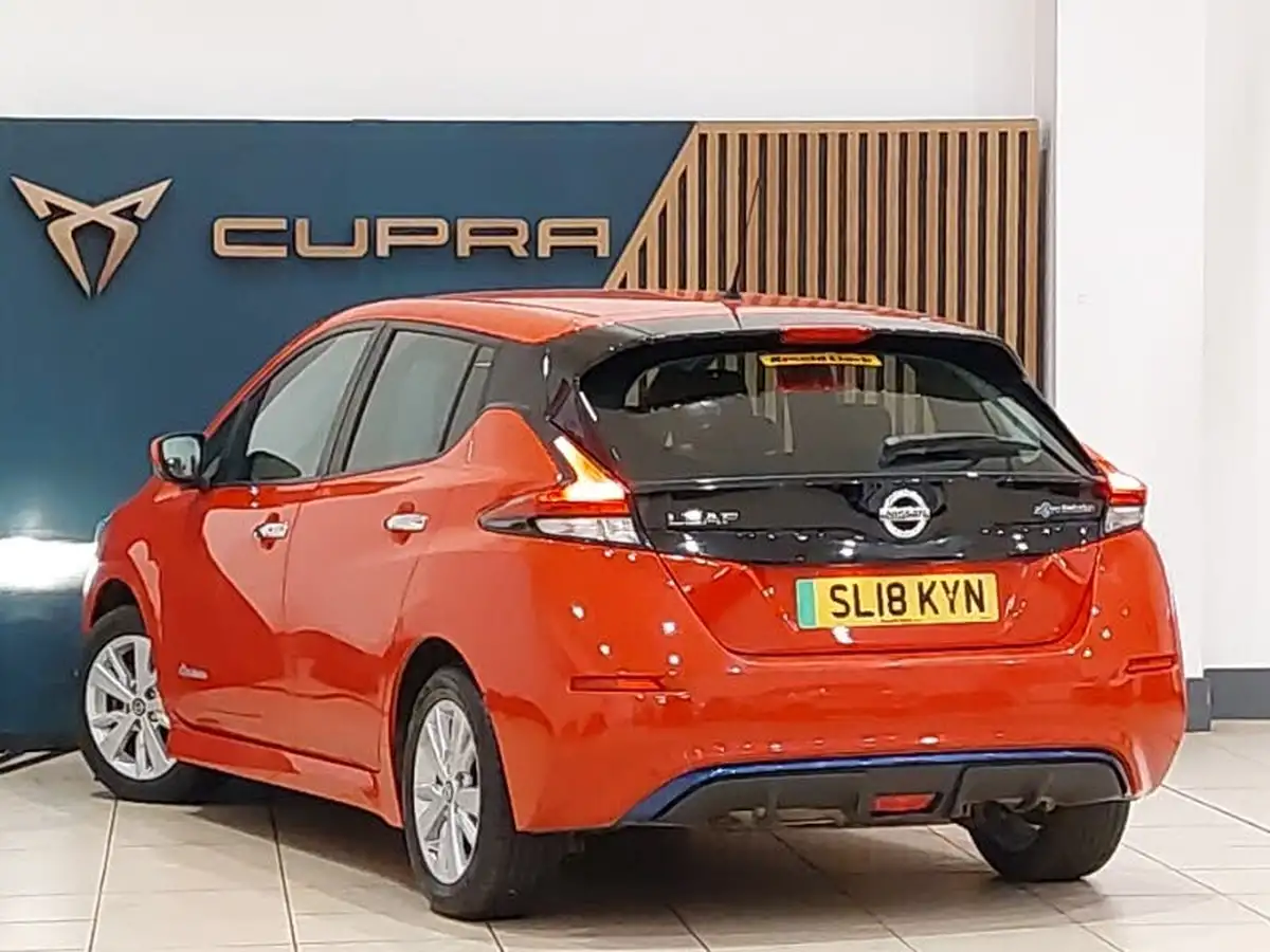 2018-nissan-leaf-e-acenta-110kw-big-1
