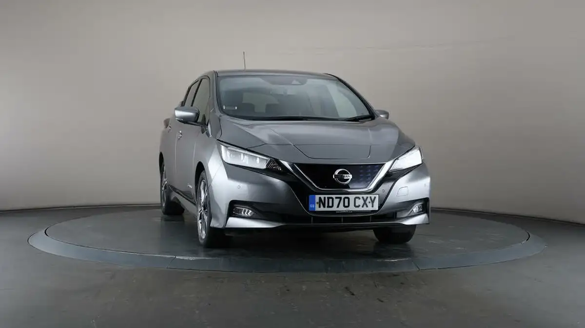 2020-nissan-leaf-e-tekna-big-44