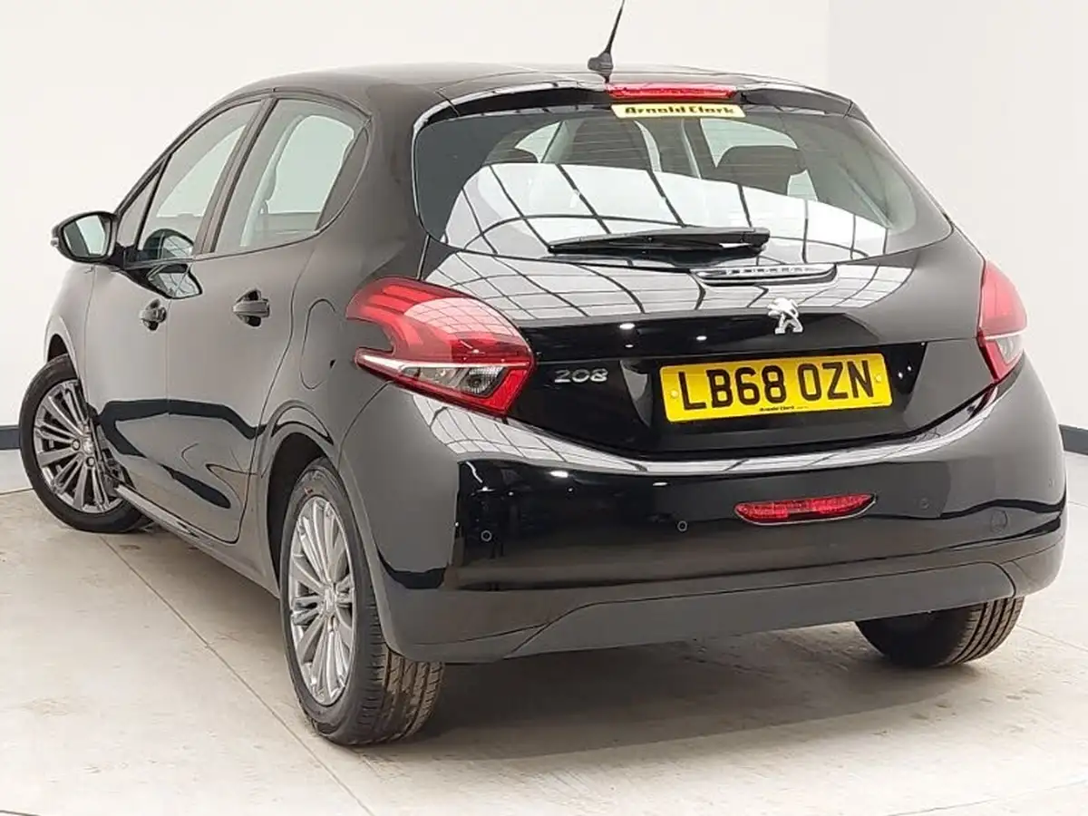 2019-peugeot-208-12-puretech-signature-big-1