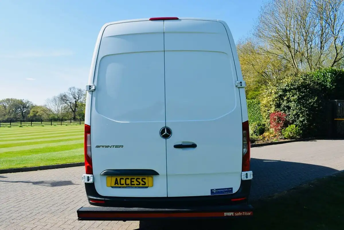 2021-mercedes-benz-sprinter-21cdi-314-l3h2-progressive-panel-big-4