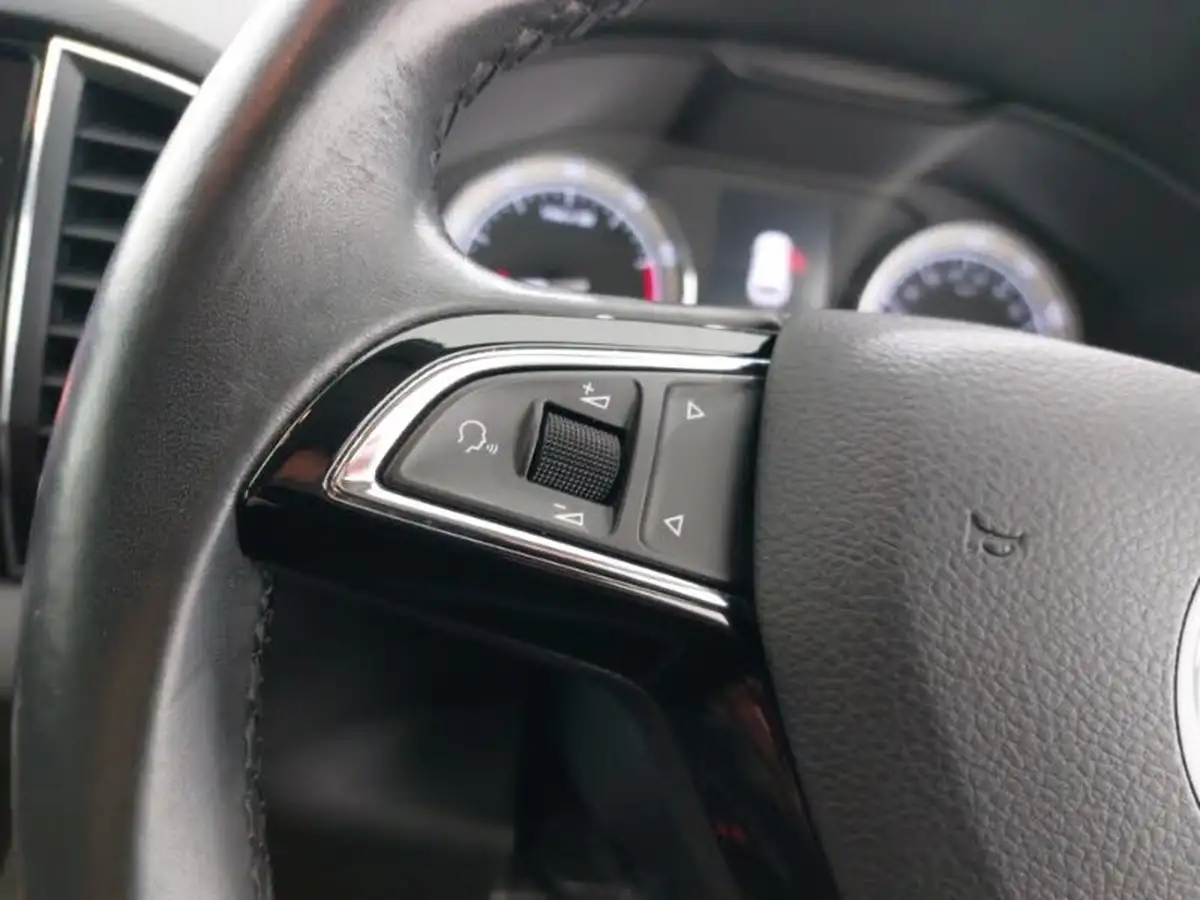 2019-skoda-karoq-10-tsi-se-l-big-12
