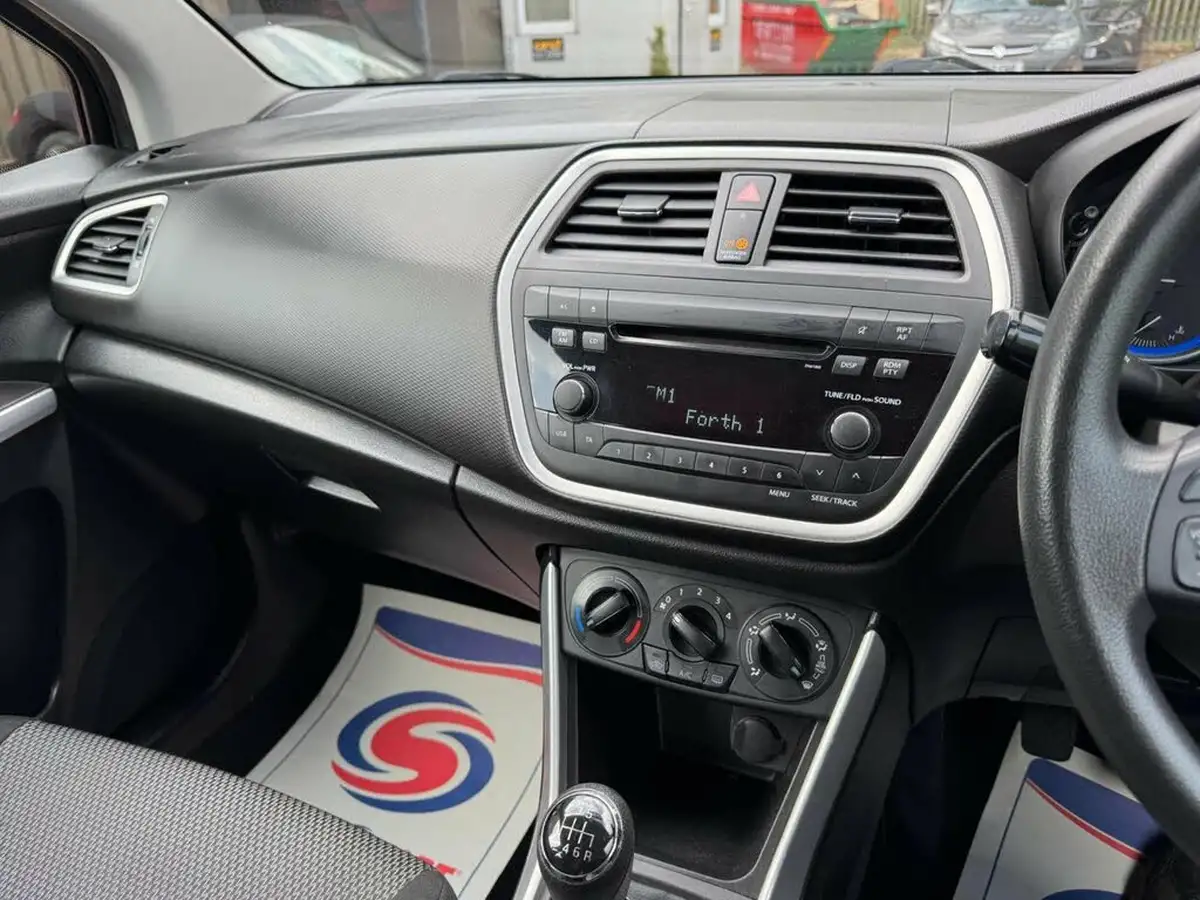 2015-suzuki-s-cross-16-ddis-sz3-big-11