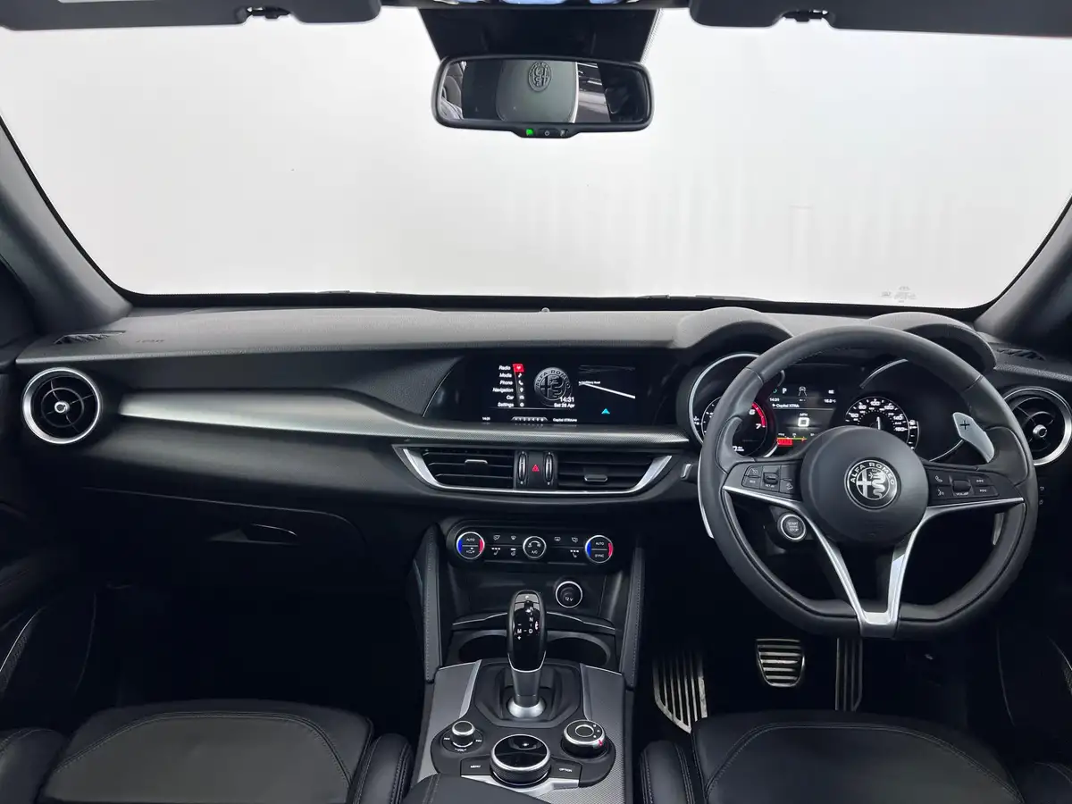 2018-alfa-romeo-stelvio-20-speciale-big-19