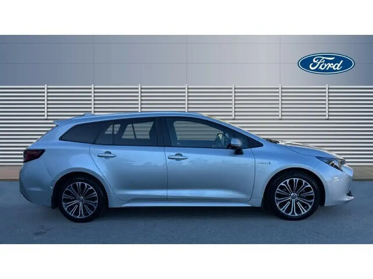 2019-toyota-corolla-18-vvt-i-design-trk-touring-sports-5d-big-4