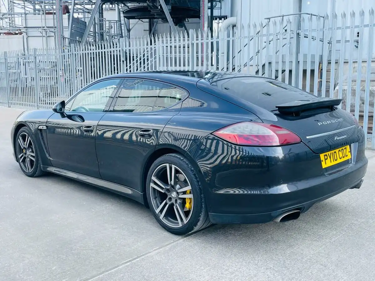 2010-porsche-panamera-36-dct-big-8