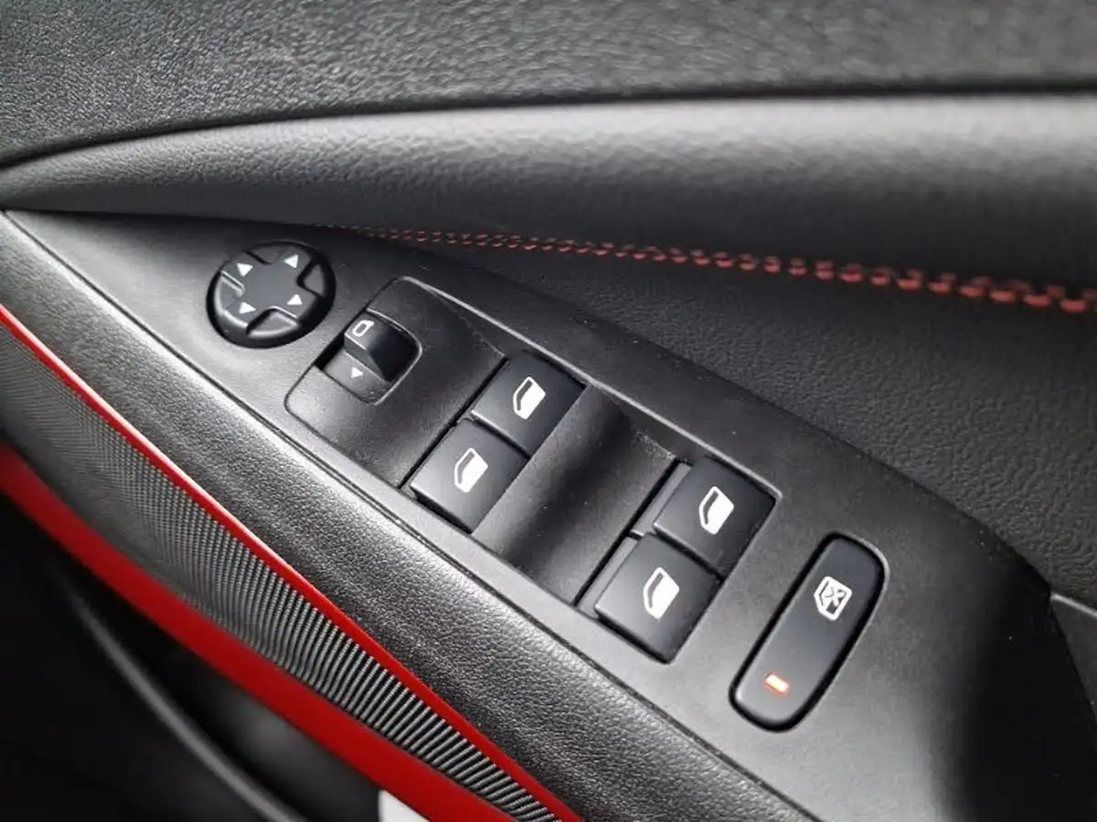 2022-vauxhall-crossland-12-gs-line-110ps-big-16