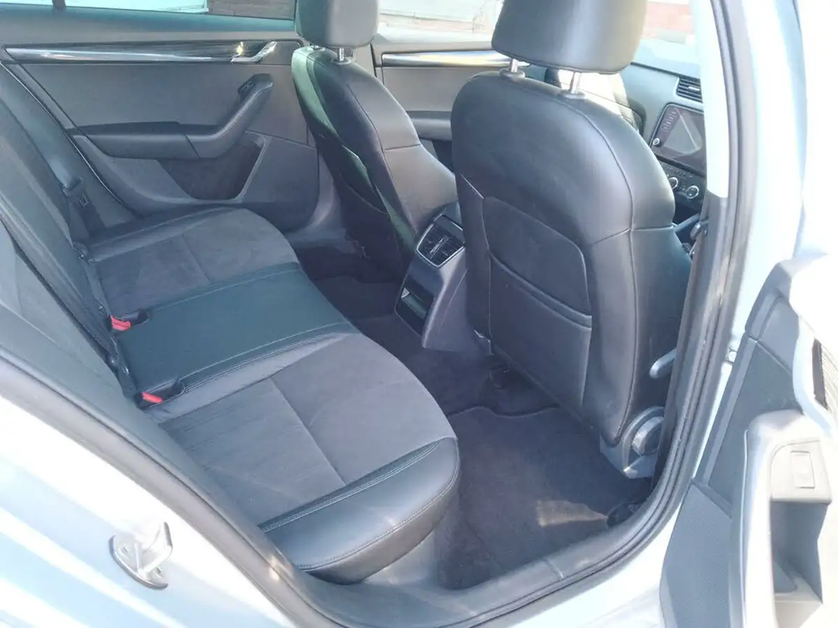 2019-skoda-octavia-20tdi-se-l-estate-dsg-big-38
