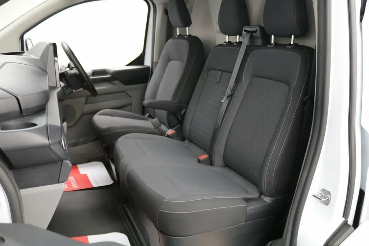 2023-ford-transit-custom-20tdci-320-l1h1-limited-136pseu6e-panel-van-1996cc-auto-big-17