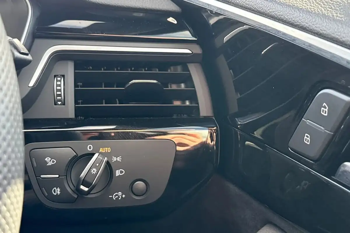 2024-audi-a4-avant-20-35-tdi-black-edition-big-47