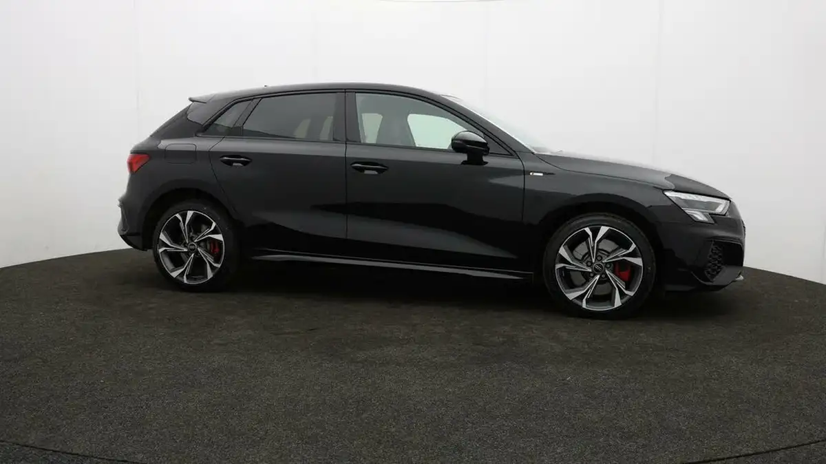 2023-audi-a3-14-45-tfsi-e-s-line-competition-big-30