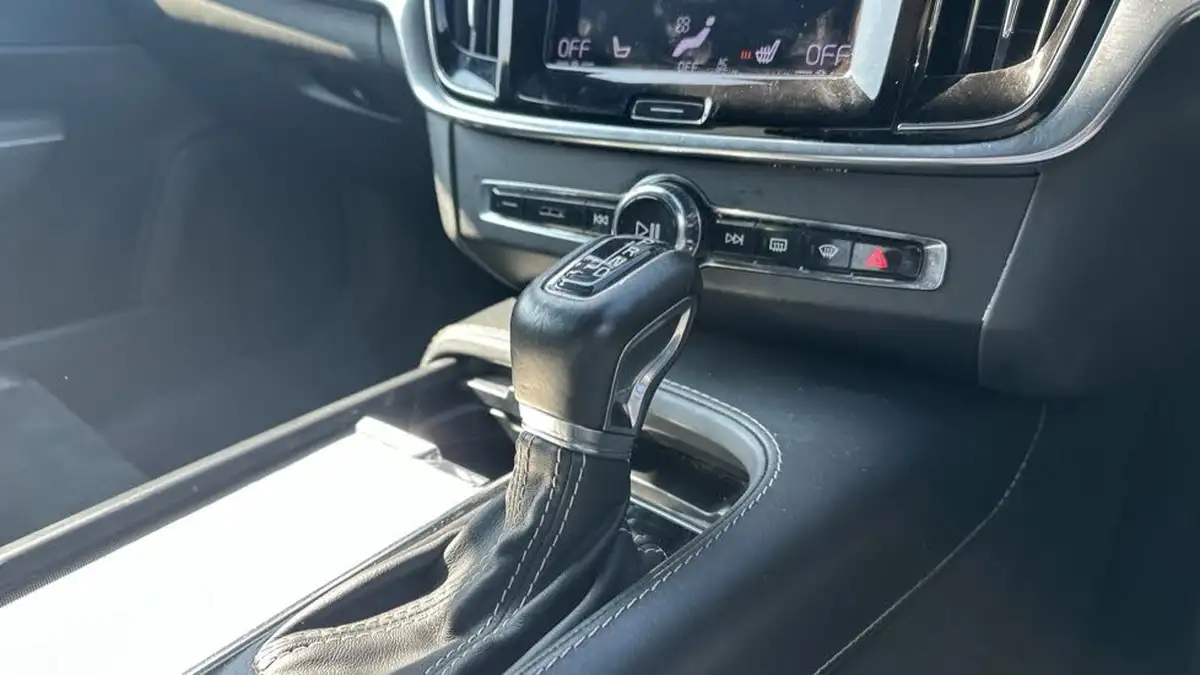 2019-volvo-v90-20td-d5-r-design-plus-big-13