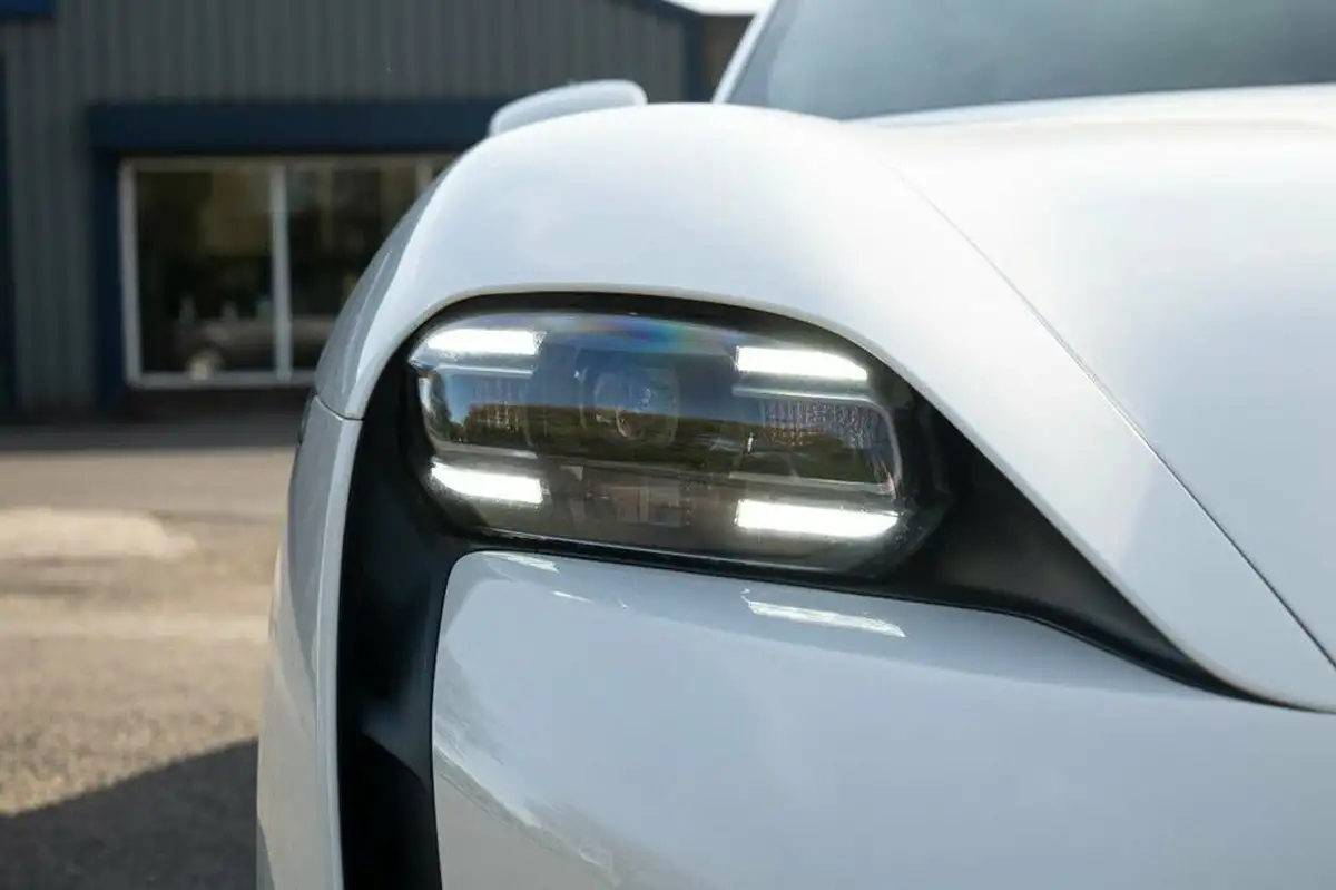 2021-porsche-taycan-e-4s-571ps-performance-battery-plus-big-34