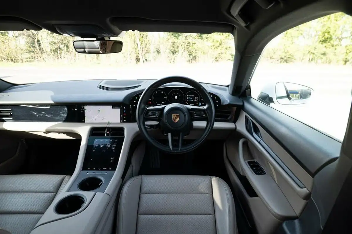 2021-porsche-taycan-e-4s-571ps-performance-battery-plus-big-10