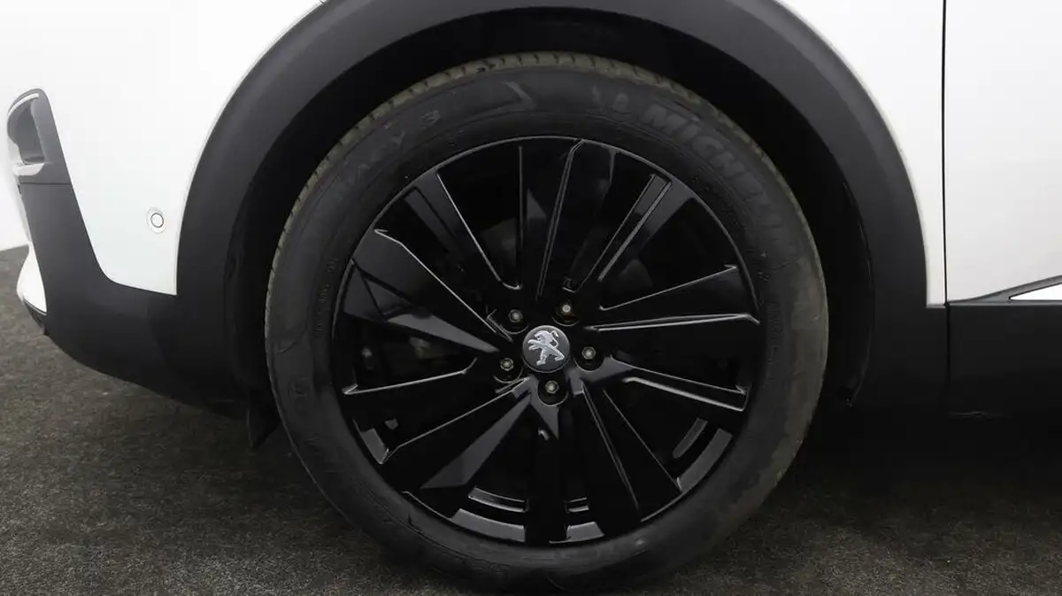 2019-peugeot-3008-suv-12-puretech-gt-line-big-17