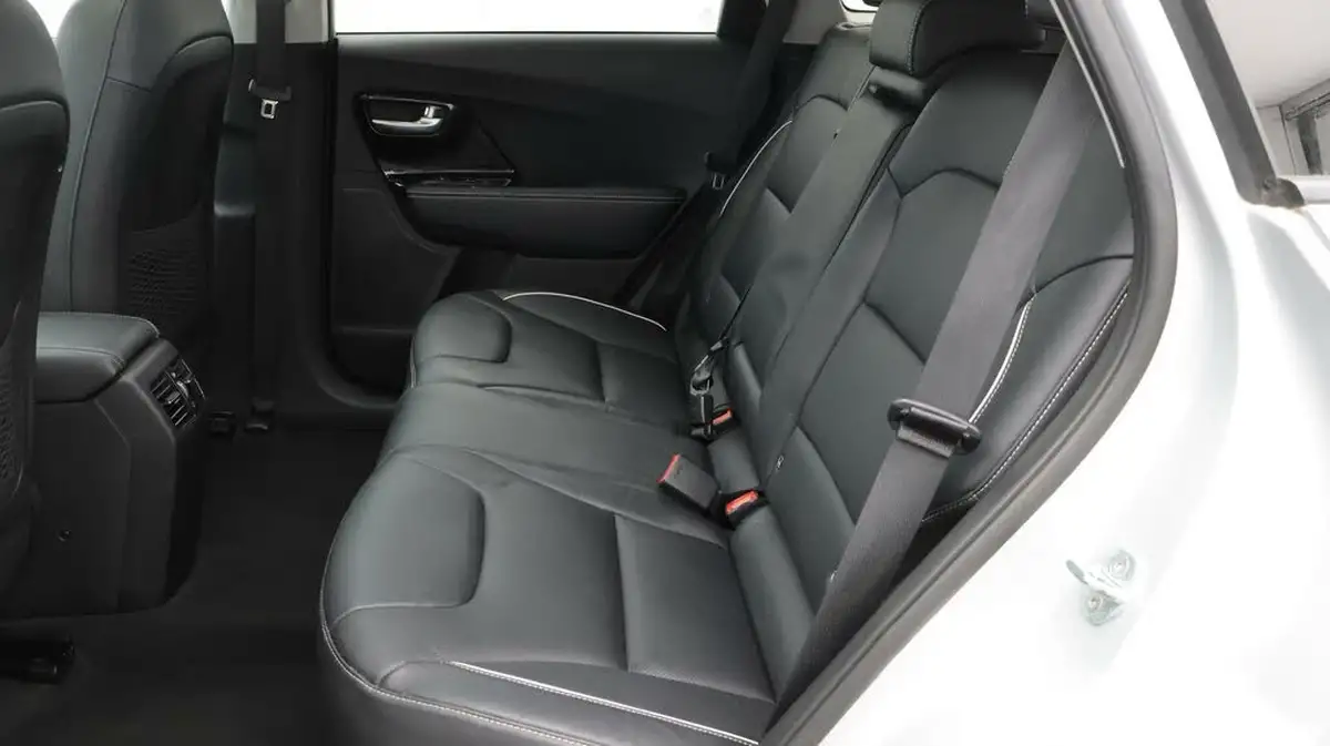 2021-kia-e-niro-ev-4-big-16