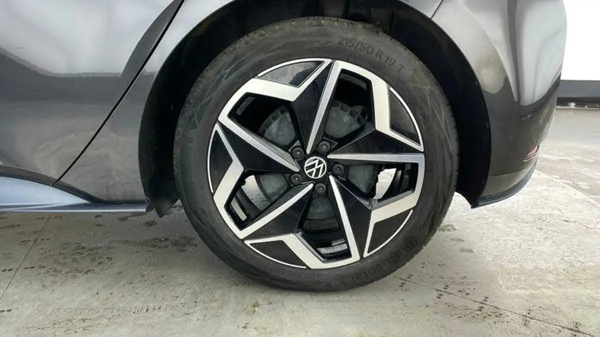2020-volkswagen-id3-e-first-edition-big-28