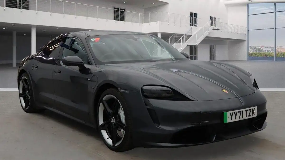2022-porsche-taycan-e-turbo-big-0