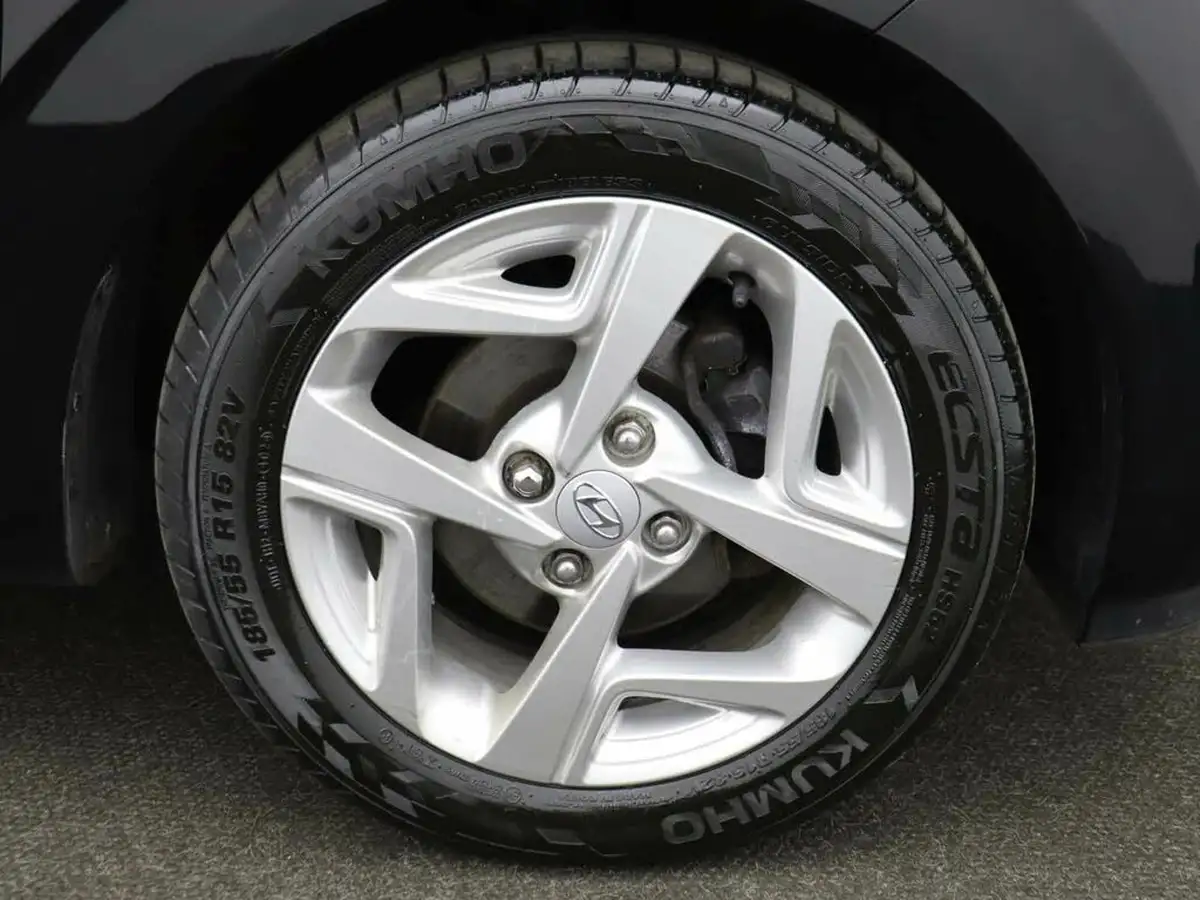 2022-hyundai-i10-12-se-connect-big-8