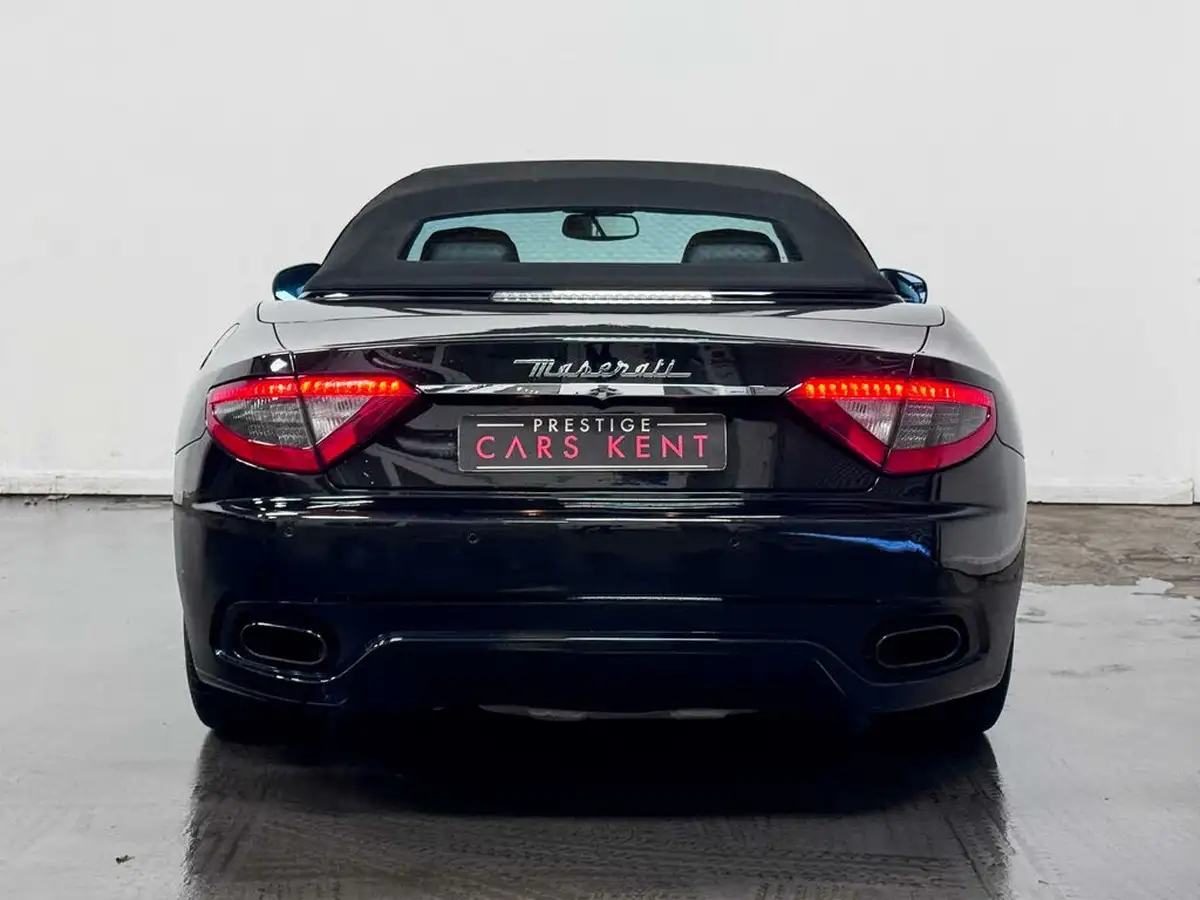 2015-maserati-grancabrio-47-sport-big-5
