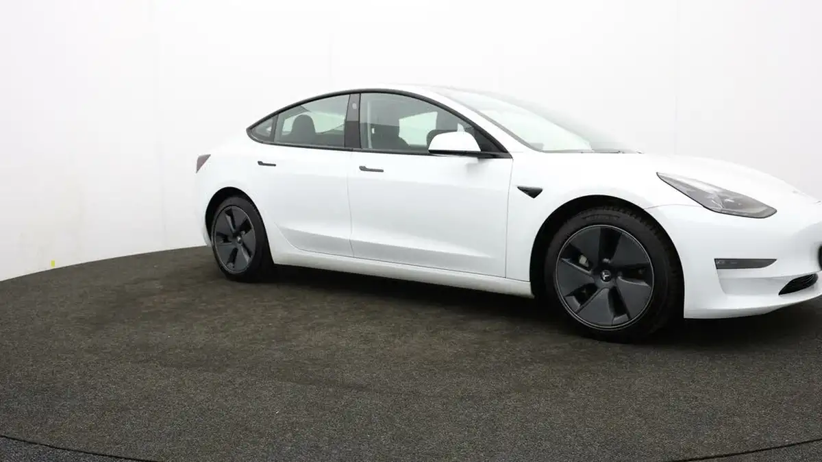 2021-tesla-model-3-e-long-range-4x4-big-39