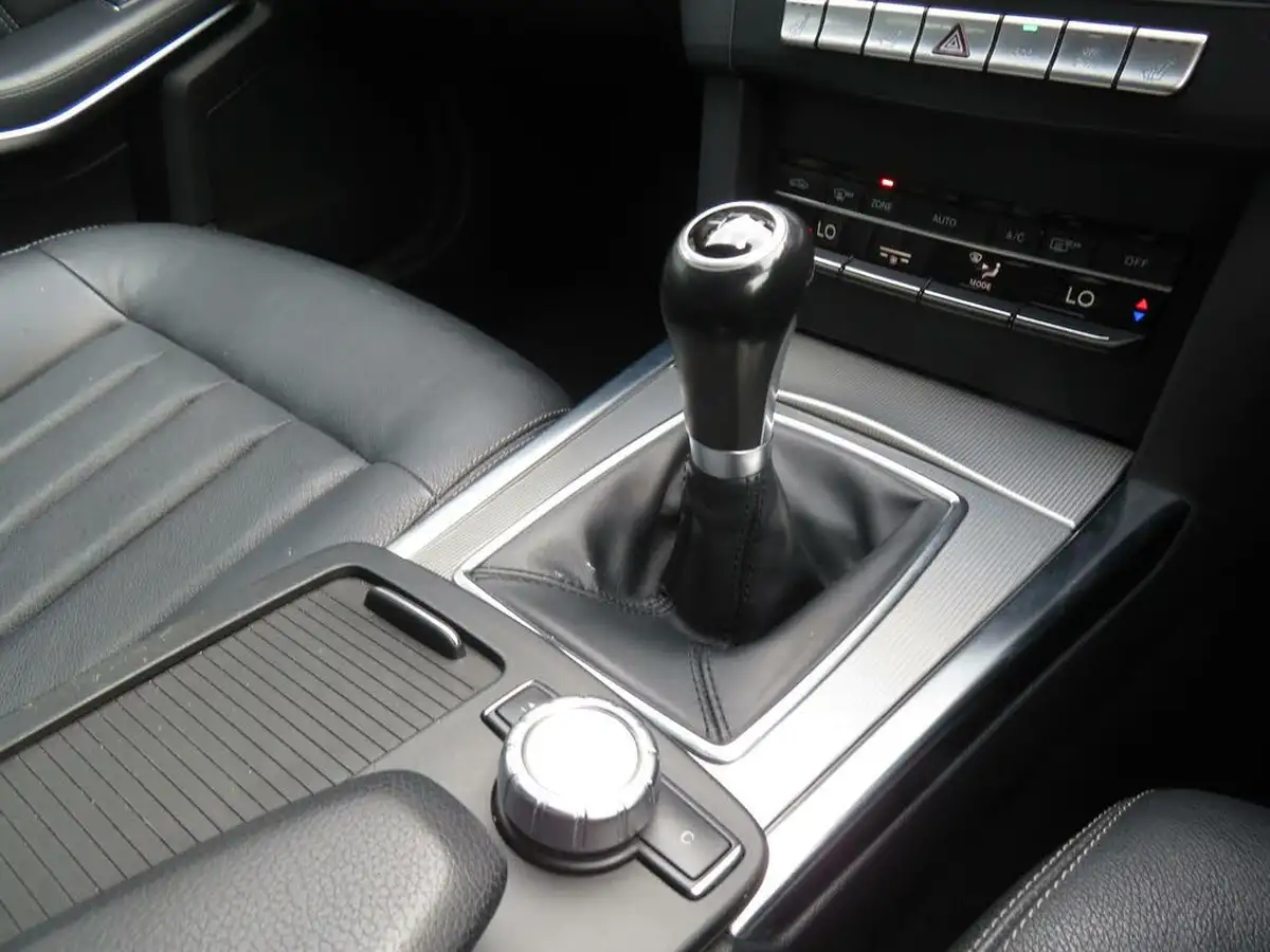 2014-mercedes-benz-e-class-21td-e220-cdi-se-175bhp-cdi-estate-5d-big-10