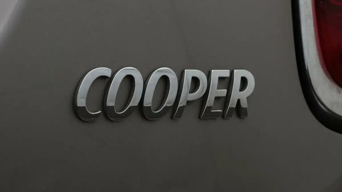 2019-mini-cooper-15-cooper-sport-hatchback-3d-big-21
