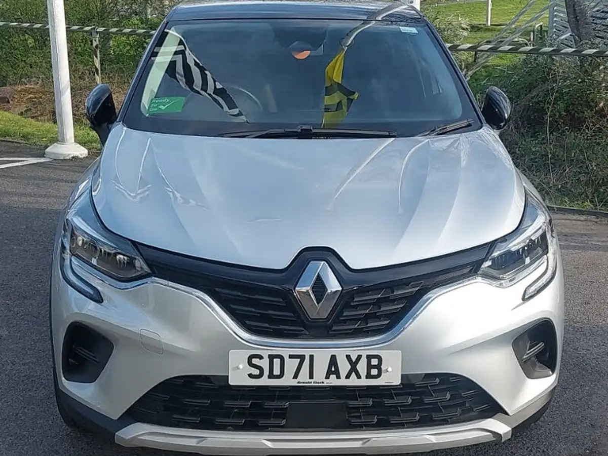 2021-renault-captur-10-tce-iconic-90ps-big-18
