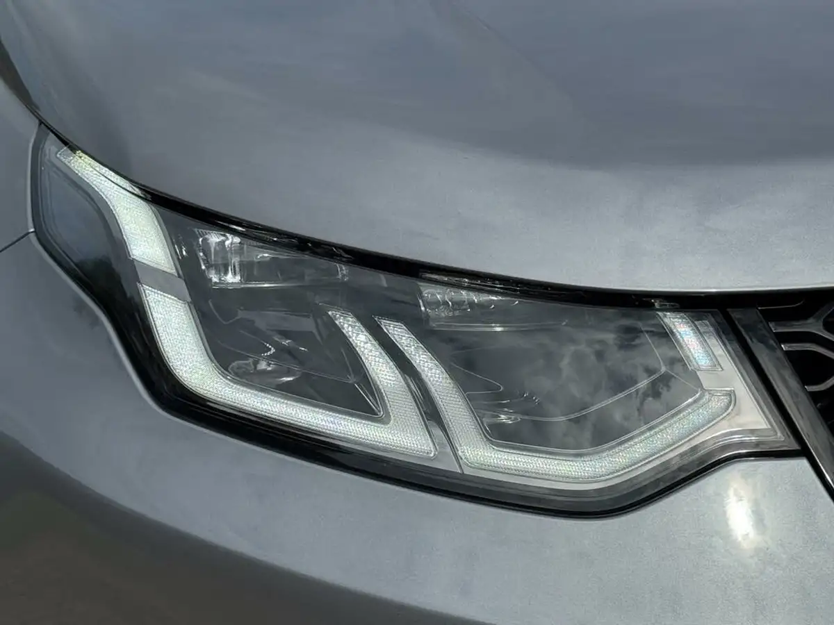 2022-land-rover-discovery-sport-15-p300e-r-dynamic-se-big-41