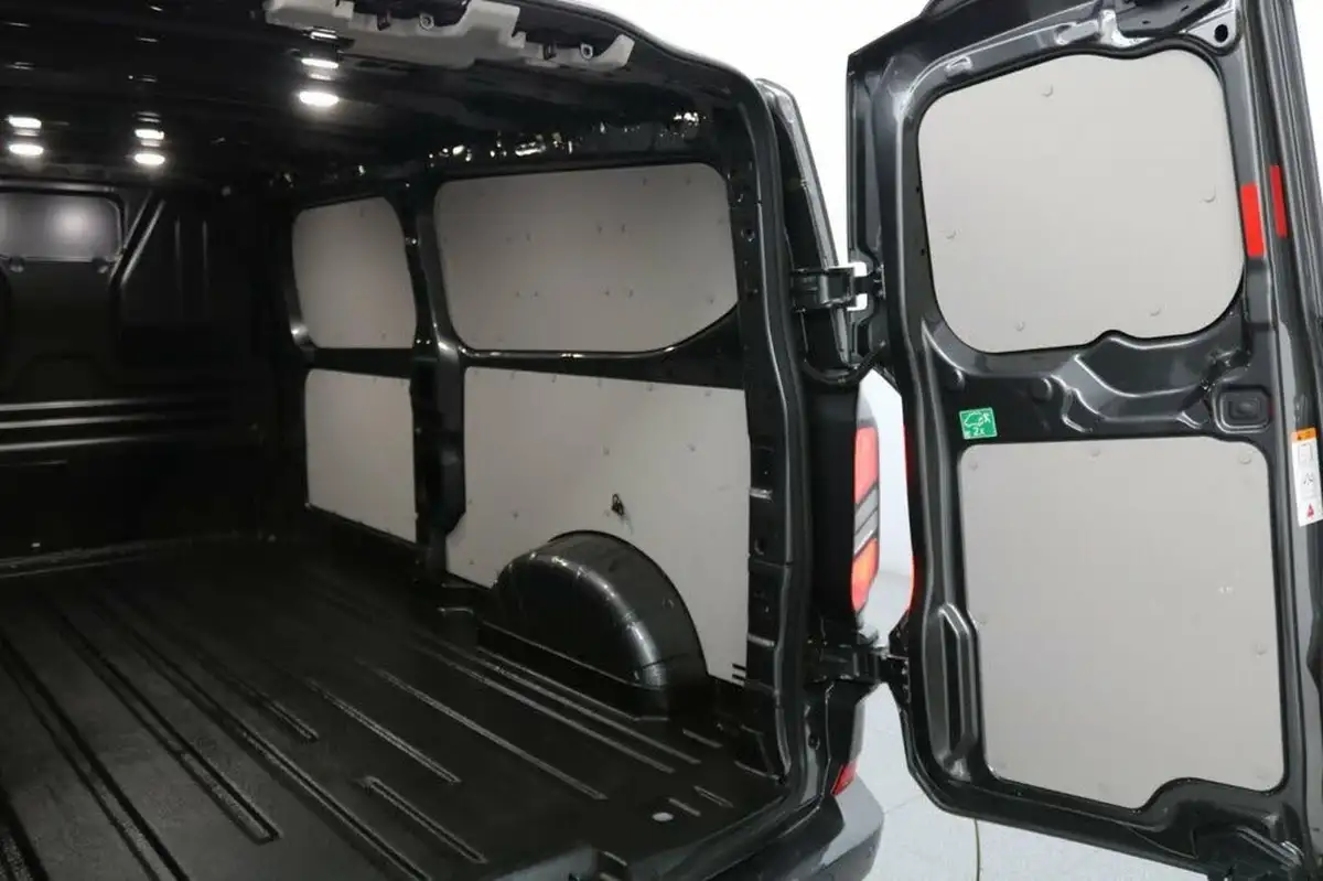 2023-ford-transit-custom-20tdci-320-l2h1-limited-136pseu6e-panel-van-1996cc-auto-big-18