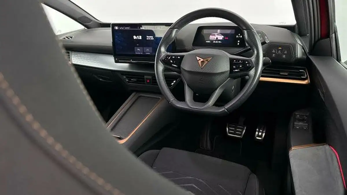 2022-cupra-born-e-v2-204ps-58kwh-big-25