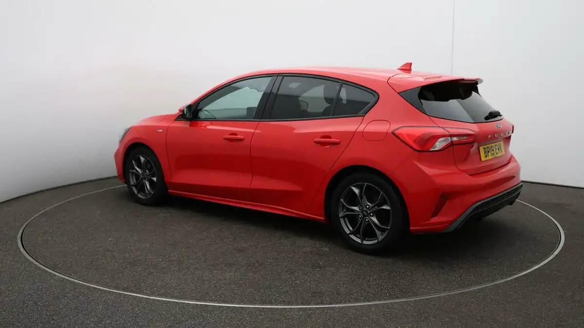 2019-ford-focus-10t-st-line-hatchback-big-25