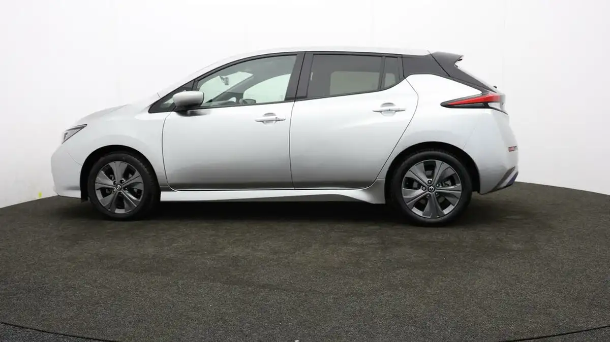 2021-nissan-leaf-e-tekna-big-61