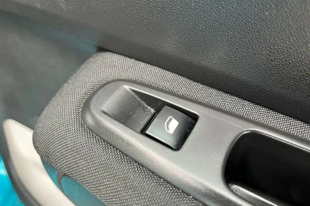 2021-citroen-c3-12-puretech-shine-83ps-big-36
